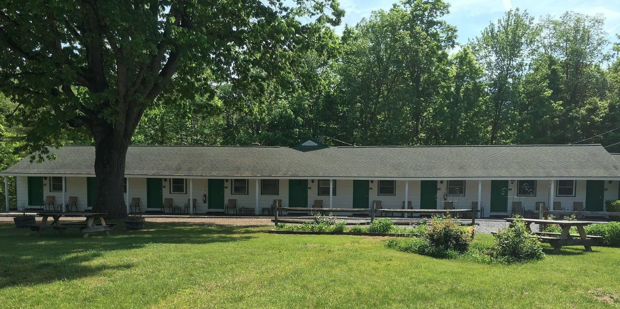 Mcgregor Inn Motel Wilton Eksteriør billede