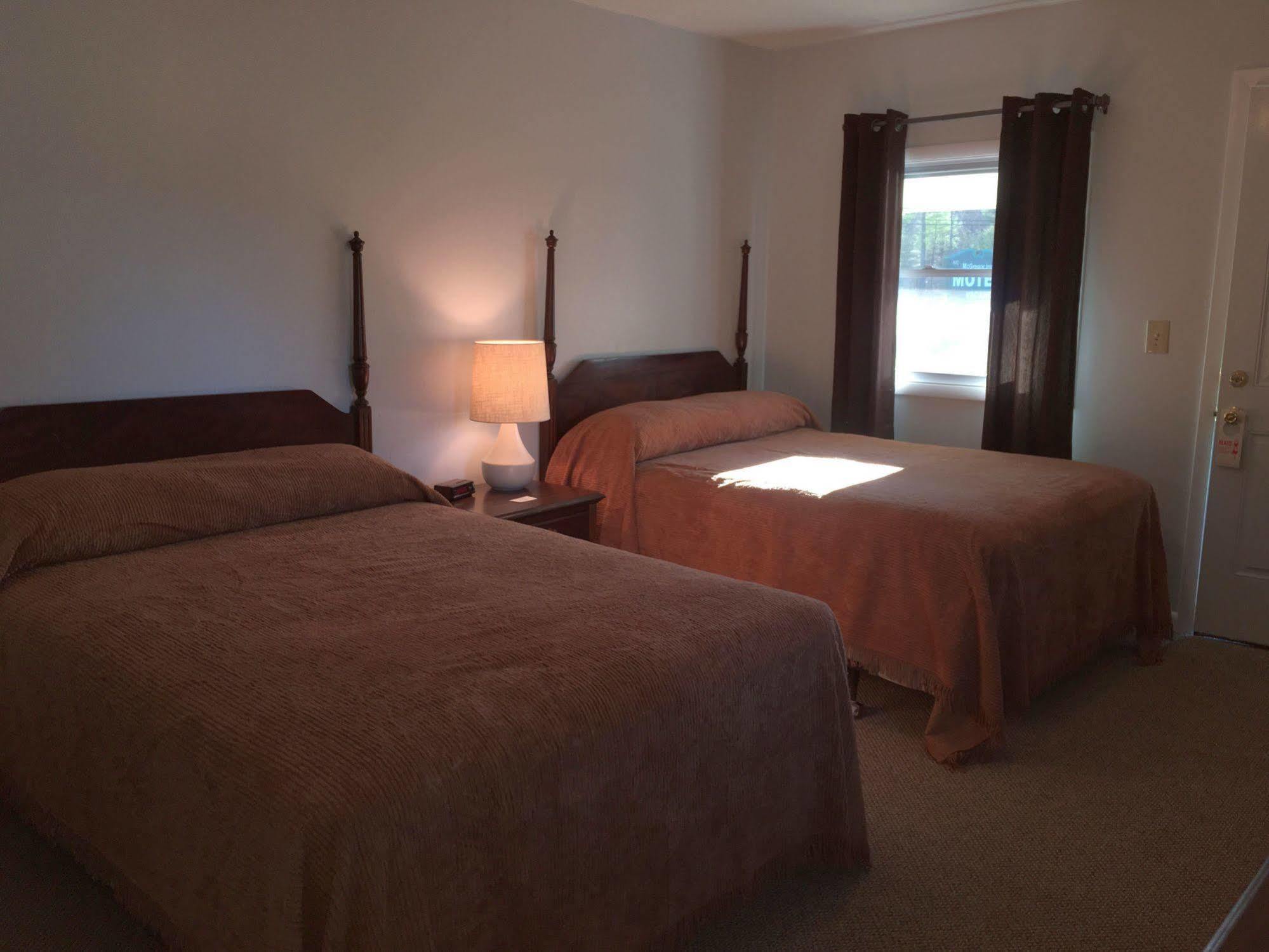 Mcgregor Inn Motel Wilton Eksteriør billede